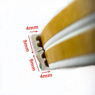 100% पीपी ढेर ऊंचाई 25 मिमी चौड़ाई 50 मिमी दरवाजा सील एल्यूमीनियम खिड़कियों और दरवाजों के लिए रबर गास्केट