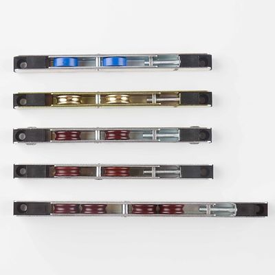 कस्टम एल्यूमीनियम दरवाजे के सामान काली फ्रेम के साथ स्लाइडिंग दरवाजा और खिड़की रोलर