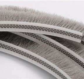 एल्यूमीनियम मिश्र धातु पट्टी ब्रश मौसम स्ट्रिपिंग एपोसाइट दरवाजा सील पट्टी स्लाइडिंग दरवाजा ढेर ऊंचाई 3-25 मिमी / चौड़ाई 3-50 मिमी के लिए