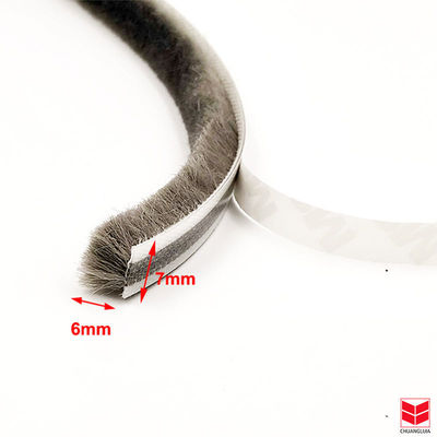 एल्यूमीनियम मिश्र धातु पट्टी ब्रश मौसम स्ट्रिपिंग एपोसाइट दरवाजा सील पट्टी स्लाइडिंग दरवाजा ढेर ऊंचाई 3-25 मिमी / चौड़ाई 3-50 मिमी के लिए