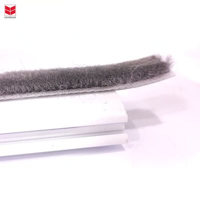 चिपकने वाला विरोधी हवा मौसम पट्टी दरवाजा ड्राफ्ट क्लॉपर दरवाजा स्वीप दरवाजा 100% पीपी ढेर के साथ नीचे सील पट्टी